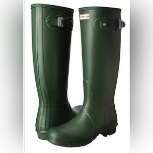Hunter Tall Classic Gloss Rain Boots in Dark Green